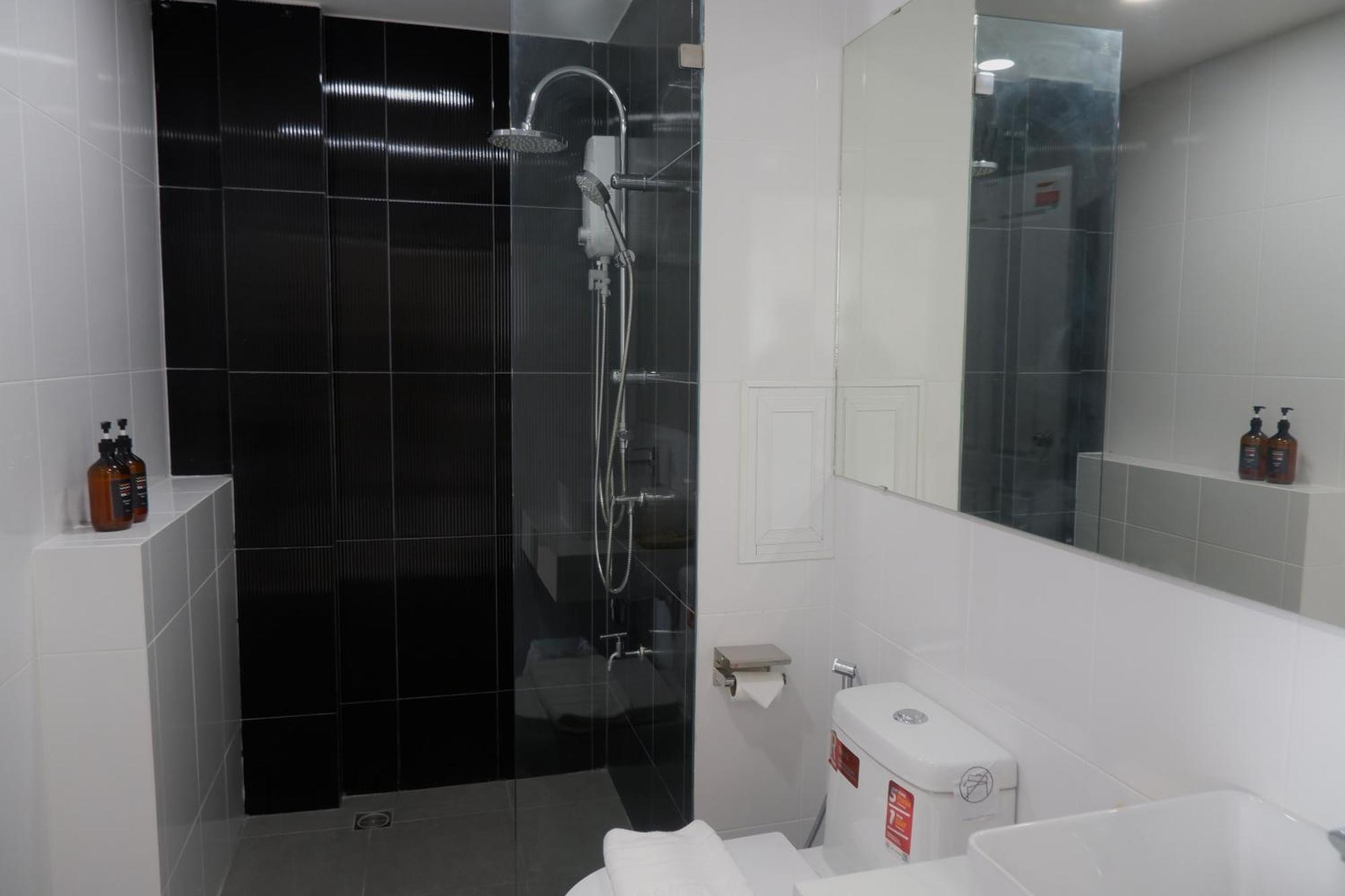 Darin Chiangmai Hotel And Residence Чиангмай Экстерьер фото